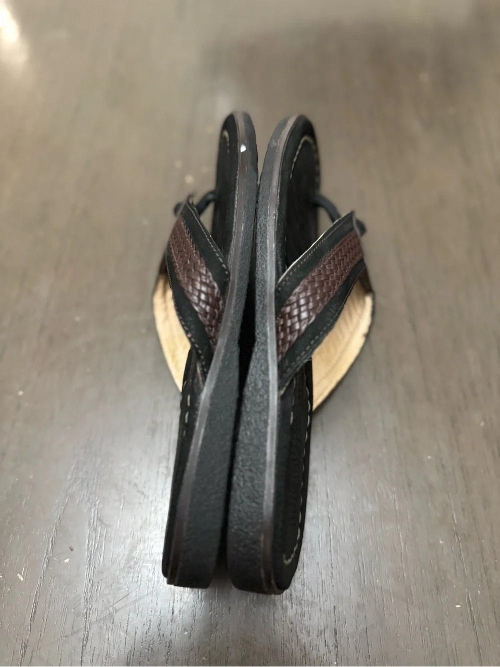 Tommy Bahama Leather Flip Flops Style Anchored Men’s Sz 10M
